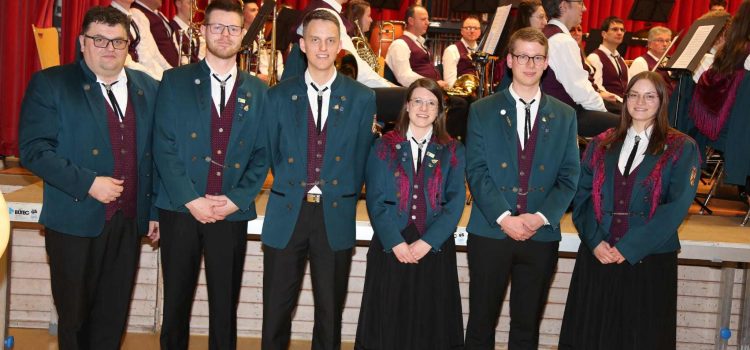 Musik­ver­ein Neuf­ra ehrt lang­jäh­ri­ge akti­ve Vereinsmitglieder